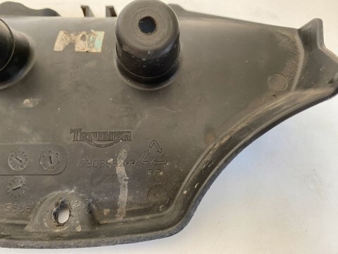 TRIUMPH SPRINT 1050 ST 05-10 OSŁONA OWIEWKA WYPEŁNIENIE PLASTIK TRIUMPH SPRINT 1050 ST 05-10 OSŁONA OWIEWKA WYPEŁNIENIE PLASTIK