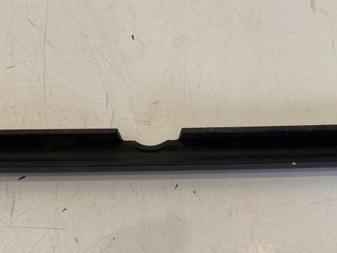 TRIUMPH SPRINT 1050 ST 05-10 PROWADNICA OSŁONA UCHWYT PRZEWODU HAMULCOWEGO