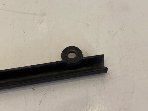 TRIUMPH SPRINT 1050 ST 05-10 PROWADNICA OSŁONA UCHWYT PRZEWODU HAMULCOWEGO