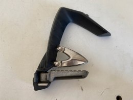TRIUMPH SPRINT 1050 ST 05-10 SET PODNÓŻEK PASAŻERA LEWY