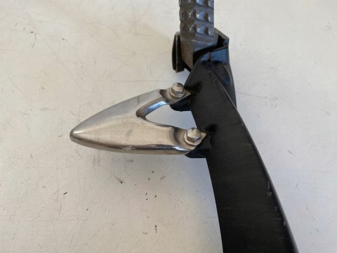 TRIUMPH SPRINT 1050 ST 05-10 SET PODNÓŻEK PASAŻERA LEWY