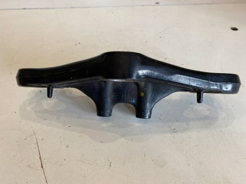 YAMAHA FZ 750 PÓŁKA GÓRNA ZAWIESZENIA AMORTYZATORÓW