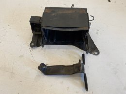 HONDA CA 125 REBEL 95-01 UCHWYT MOCOWANIE PODEST KIESZEŃ AKUMULATORA