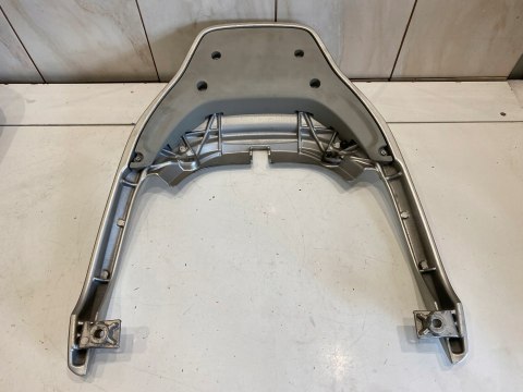 HONDA SILVER WING 600 BAGAŻNIK UCHWYT PASAŻERA HONDA SILVER WING 600 BAGAŻNIK UCHWYT PASAŻERA