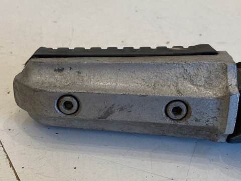 KAWASAKI LTD 450 85-89 PODNÓŻEK PRAWY PASAŻERA TYŁ TYLNY