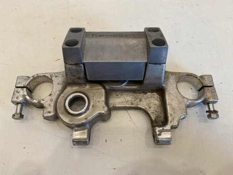 KAWASAKI LTD 450 85-89 PÓŁKA GÓRNA