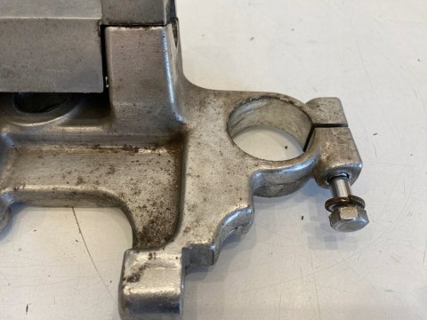 KAWASAKI LTD 450 85-89 PÓŁKA GÓRNA