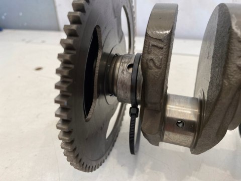 SUZUKI GSXF GSX-F 600 WAŁ KORBOWY KORBA PANEWKI SUZUKI GSXF GSX-F 600 WAŁ KORBOWY KORBA PANEWKI