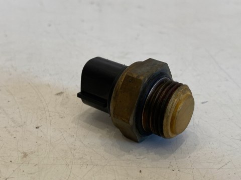 SUZUKI SV 1000 03-07 CZUJNIK TEMPERATURY CIECZY CHŁODZĄCEJ PŁYNU SUZUKI SV 1000 03-07 CZUJNIK TEMPERATURY CIECZY CHŁODZĄCEJ PŁYNU