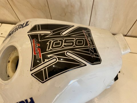TRIUMPH SPRINT 1050 ST 05-10 ZBIORNIK PALIWA BAK TRIUMPH SPRINT 1050 ST 05-10 ZBIORNIK PALIWA BAK