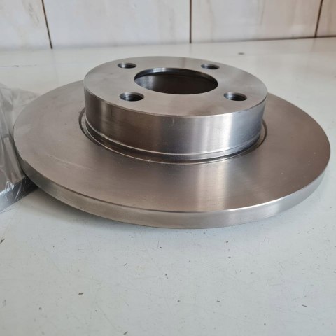AUDI 80 90 100 TARCZA HAMULCOWA KOMPLET KAGER 37-0018 AUDI 80 90 100 TARCZA HAMULCOWA KOMPLET KAGER 37-0018