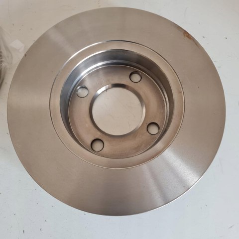 AUDI 80 90 100 TARCZA HAMULCOWA KOMPLET KAGER 37-0018 AUDI 80 90 100 TARCZA HAMULCOWA KOMPLET KAGER 37-0018