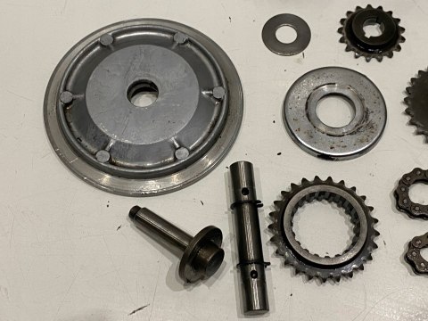 KAWASAKI VN 1500 VULCAN CLASSIC 96 TRYB ZĘBATKA ŁAŃCUSZEK ŁAŃCUCH POMPY KAWASAKI VN 1500 VULCAN CLASSIC 96 TRYB ZĘBATKA ŁAŃCUSZEK ŁAŃCUCH POMPY