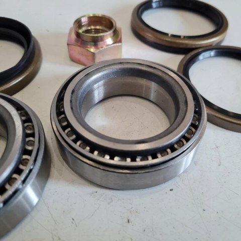 MAZDA 121 323 85-88 ŁOŻYSKO KOŁA 4MAX 4703-03-7009E MAZDA 121 323 85-88 ŁOŻYSKO KOŁA 4MAX 4703-03-7009E