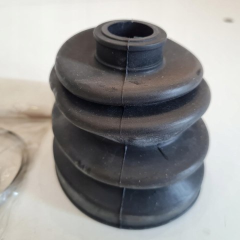 AUDI 80 1.8 PRZEGUB NAPĘDOWY ZEWNĘTRZNY 4MAX 4302-07-3138E AUDI 80 1.8 PRZEGUB NAPĘDOWY ZEWNĘTRZNY 4MAX 4302-07-3138E