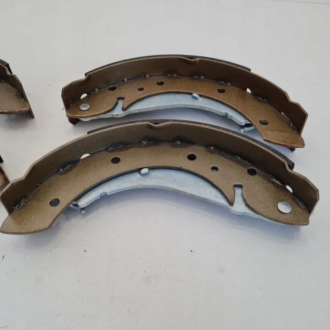 CITROEN PEUGEOT RENAULT SZCZĘKI HAMULCOWE KOMPLET LPR 07165 CITROEN PEUGEOT RENAULT SZCZĘKI HAMULCOWE KOMPLET LPR 07165