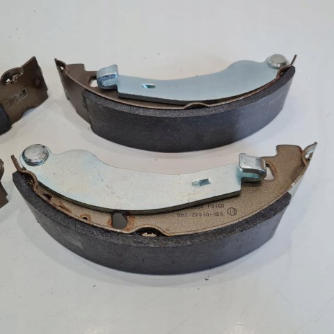 CITROEN XSARA PEUGEOT 306 SZCZĘKI HAMULCOWE KOMPLET LPR 07830 CITROEN XSARA PEUGEOT 306 SZCZĘKI HAMULCOWE KOMPLET LPR 07830