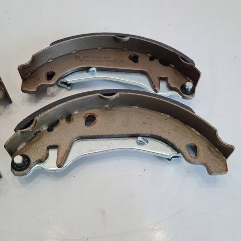 CITROEN XSARA PEUGEOT 306 SZCZĘKI HAMULCOWE KOMPLET LPR 07830 CITROEN XSARA PEUGEOT 306 SZCZĘKI HAMULCOWE KOMPLET LPR 07830