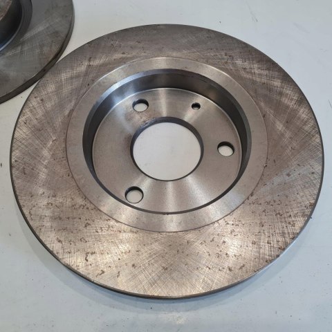 PEUGEOT 106 91- TARCZA HAMULCOWA KOMPLET 4MAX 5201-01-0200E PEUGEOT 106 91- TARCZA HAMULCOWA KOMPLET 4MAX 5201-01-0200E