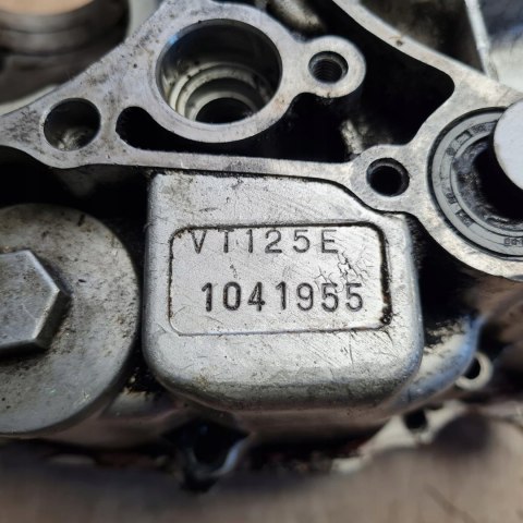 DAELIM VT 125 KARTER OBUDOWA SILNIKA BLOK KORPUS DAELIM VT 125 KARTER OBUDOWA SILNIKA BLOK KORPUS