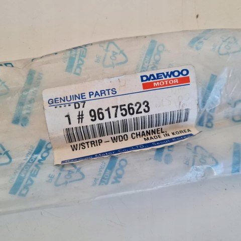 DAEWOO NEXIA 3D HB LISTWA DRZWI USZCZELKA LEWY PRZÓD