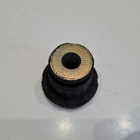 AUDI SEAT SKODA VOLKSWAGEN PODUSZKA BELKI SILNIKA 893 199 415 7RL AUDI SEAT SKODA VOLKSWAGEN PODUSZKA BELKI SILNIKA 893 199 415 7RL