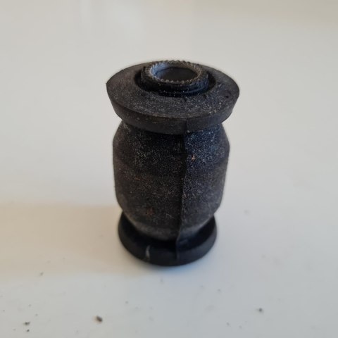 DAEWOO TICO TULEJA SILENTBLOCK WAHACZA 45261A78B00