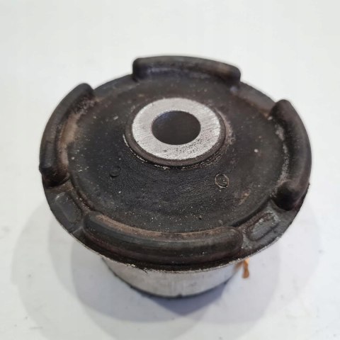 OPEL VECTRA B 1.6 TULEJA TYLNEJ BELKI HP205825 OPEL VECTRA B 1.6 TULEJA TYLNEJ BELKI HP205825