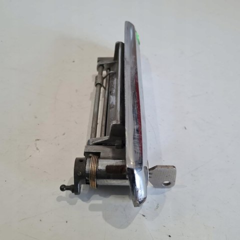 FIAT 125P KLAMKA ZEWNĘTRZNA PRAWY PRZÓD CHROM FIAT 125P KLAMKA ZEWNĘTRZNA PRAWY PRZÓD CHROM