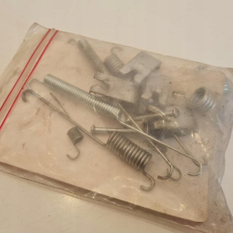 FORD MONDEO I II ZESTAW MONTAŻOWY SZCZĘK HAMULCOWYCH QUICK BRAKE 0732 FORD MONDEO I II ZESTAW MONTAŻOWY SZCZĘK HAMULCOWYCH QUICK BRAKE 0732