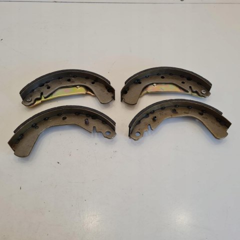 OPEL CORSA A KADETT D E SZCZĘKI HAMULCOWE KOMPLET WERTTEILE 464141 OPEL CORSA A KADETT D E SZCZĘKI HAMULCOWE KOMPLET WERTTEILE 464141