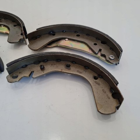 OPEL CORSA A KADETT D E SZCZĘKI HAMULCOWE KOMPLET WERTTEILE 464141 OPEL CORSA A KADETT D E SZCZĘKI HAMULCOWE KOMPLET WERTTEILE 464141
