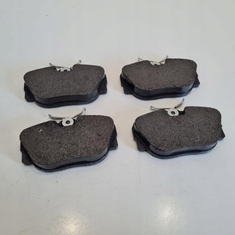 BMW SERIA 3 E30 KLOCKI HAMULCOWE KOMPLET FOMAR FO 434281 BMW SERIA 3 E30 KLOCKI HAMULCOWE KOMPLET FOMAR FO 434281