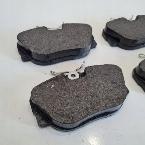 BMW SERIA 3 E30 KLOCKI HAMULCOWE KOMPLET FOMAR FO 434281 BMW SERIA 3 E30 KLOCKI HAMULCOWE KOMPLET FOMAR FO 434281