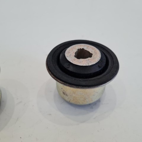 NISSAN RENAULT SILENTBLOCK TULEJA WAHACZA KOMPLET FEBI BILSTEIN 14949 NISSAN RENAULT SILENTBLOCK TULEJA WAHACZA KOMPLET FEBI BILSTEIN 14949