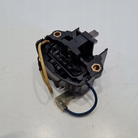 VOLKSWAGEN MERCEDES SEAT RENAULT REGULATOR NAPIĘCIA CQ1010012