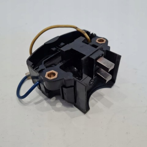 VOLKSWAGEN MERCEDES SEAT RENAULT REGULATOR NAPIĘCIA CQ1010012