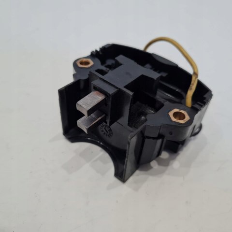 VOLKSWAGEN MERCEDES SEAT RENAULT REGULATOR NAPIĘCIA CQ1010012