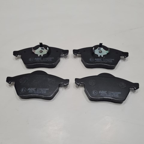 AUDI A4 B5 VW PASSAT B5 GOLF IV KLOCKI HAMULCOWE KOMPLET ABE C1A022ABE AUDI A4 B5 VW PASSAT B5 GOLF IV KLOCKI HAMULCOWE KOMPLET ABE C1A022ABE