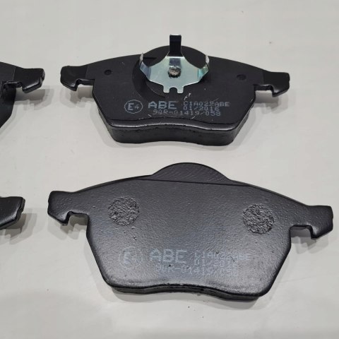AUDI A4 B5 VW PASSAT B5 GOLF IV KLOCKI HAMULCOWE KOMPLET ABE C1A022ABE AUDI A4 B5 VW PASSAT B5 GOLF IV KLOCKI HAMULCOWE KOMPLET ABE C1A022ABE