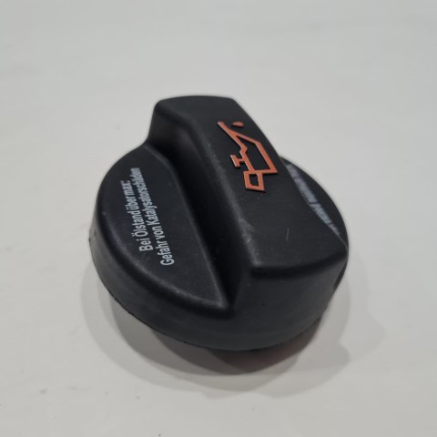 AUDI SEAT SKODA VW KOREK WLEWU OLEJU TOPRAN 108232755 AUDI SEAT SKODA VW KOREK WLEWU OLEJU TOPRAN 108232755