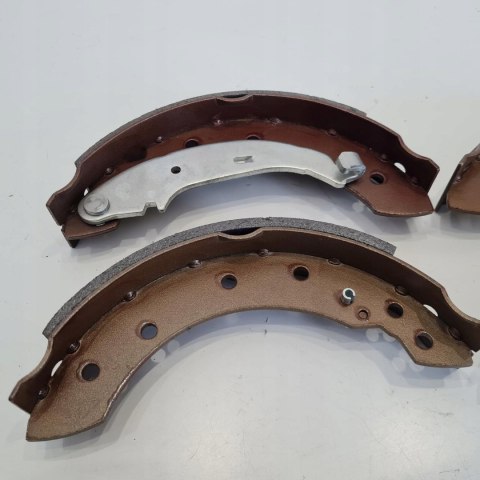 CITROEN SAXO XSARA PEUGEOT 206 SZCZĘKI HAMULCOWE KOMPLET JC 5206-02-0233P CITROEN SAXO XSARA PEUGEOT 206 SZCZĘKI HAMULCOWE KOMPLET JC 5206-02-0233P