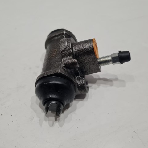 MAZDA 323 BA CYLINDEREK HAMULCOWY ABE C53015ABE MAZDA 323 BA CYLINDEREK HAMULCOWY ABE C53015ABE