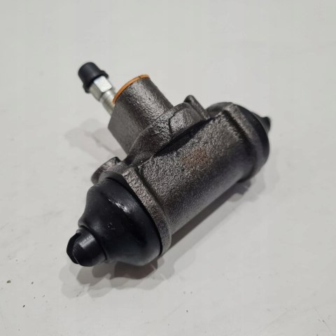 MAZDA 323 BA CYLINDEREK HAMULCOWY ABE C53015ABE MAZDA 323 BA CYLINDEREK HAMULCOWY ABE C53015ABE