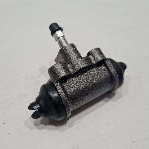 MAZDA 323 BA CYLINDEREK HAMULCOWY ABE C53015ABE MAZDA 323 BA CYLINDEREK HAMULCOWY ABE C53015ABE