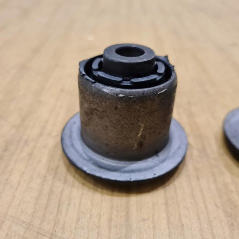 AUDI 80 B3 B4 VW PASSAT B2 SILENTBLOCK TULEJA WAHACZA LEMFORDER 10126 03 AUDI 80 B3 B4 VW PASSAT B2 SILENTBLOCK TULEJA WAHACZA LEMFORDER 10126 03
