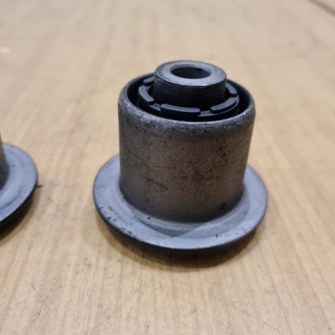 AUDI 80 B3 B4 VW PASSAT B2 SILENTBLOCK TULEJA WAHACZA LEMFORDER 10126 03 AUDI 80 B3 B4 VW PASSAT B2 SILENTBLOCK TULEJA WAHACZA LEMFORDER 10126 03
