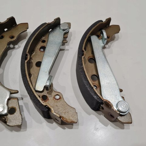 AUDI SEAT VOLKSWAGEN SZCZĘKI HAMULCOWE KOMPLET FERODO FSB191 AUDI SEAT VOLKSWAGEN SZCZĘKI HAMULCOWE KOMPLET FERODO FSB191
