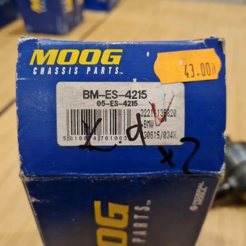 BMW E24 E28 E32 E34 KOŃCÓWKA DRĄŻKA KIEROWNICZEGO MOOG BM-ES-4215 BMW E24 E28 E32 E34 KOŃCÓWKA DRĄŻKA KIEROWNICZEGO MOOG BM-ES-4215