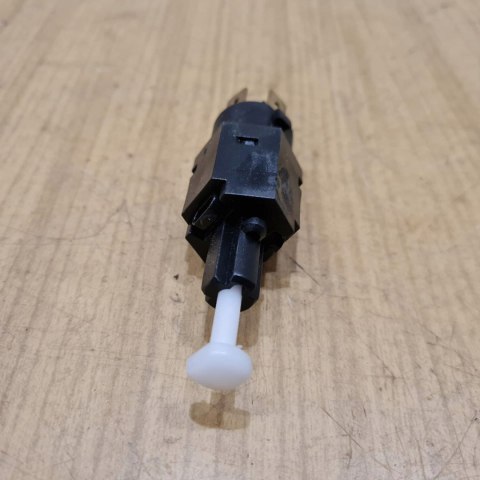 SAAB PORSCHE CZUJNIK WŁĄCZNIK ŚWIATEŁ STOP EPS 1.810.065 SAAB PORSCHE CZUJNIK WŁĄCZNIK ŚWIATEŁ STOP EPS 1.810.065